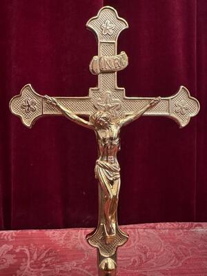 Small Altar - Cross Suitable For Home Chapel ! style Gothic - Style en Brass / Bronze / Polished and Varnished, Belgium  19 th century