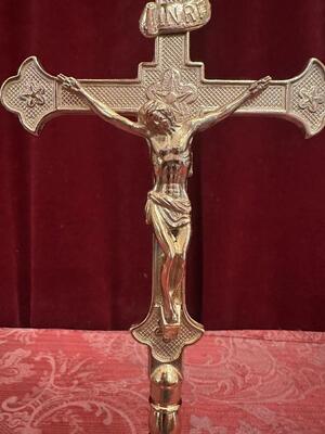 Small Altar - Cross Suitable For Home Chapel ! style Gothic - Style en Brass / Bronze / Polished and Varnished, Belgium  19 th century