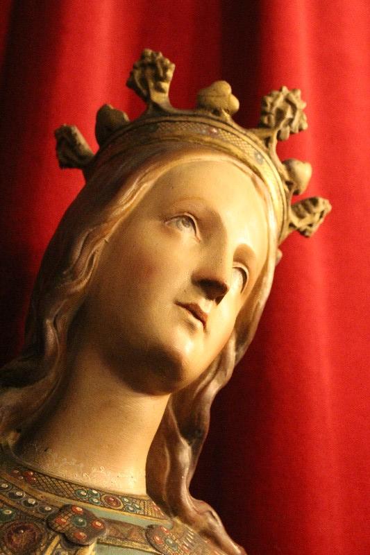 1 Gothic - style St. Appolonia Statue