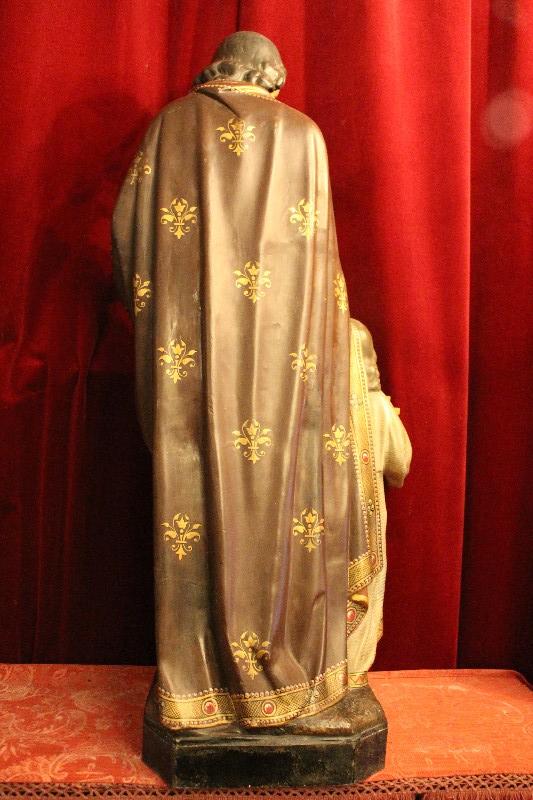 1 Gothic - style St. Joseph Statue With Child