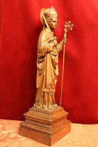 St. Lambertus Statue  style Gothic - style en hand-carved wood Oak, Belgium 18 th century ( Anno 1870 )