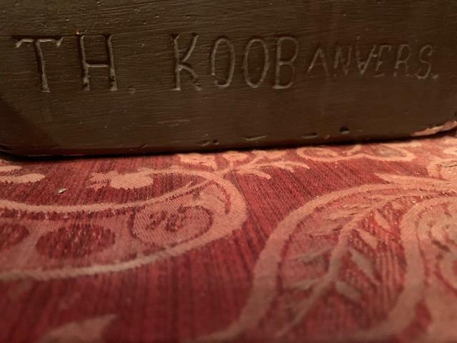 1 Gothic - style St. Mary Statue