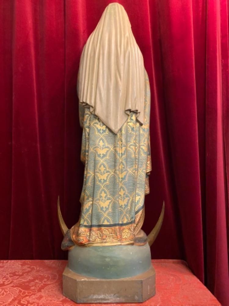 1 Gothic - style St. Mary Statue