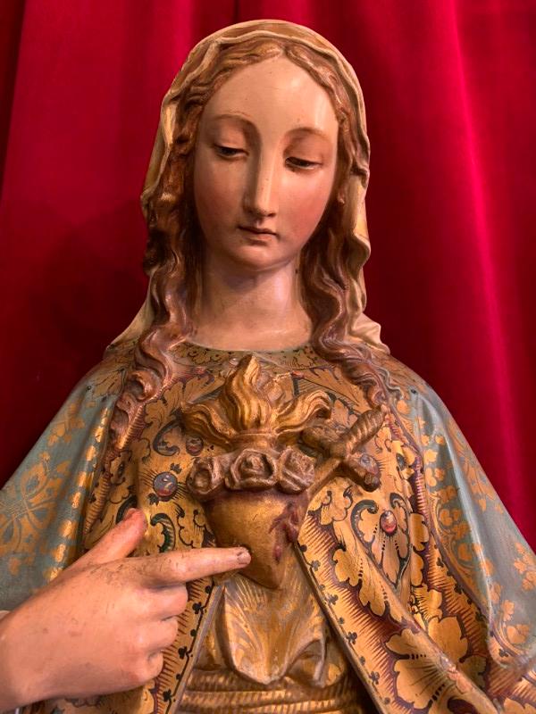 1 Gothic - style St. Mary Statue