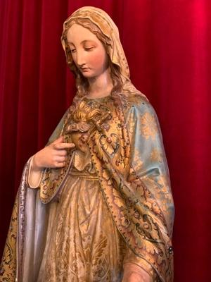 1 Gothic - style St. Mary Statue