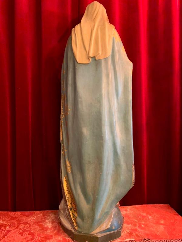 1 Gothic - style St. Mary Statue