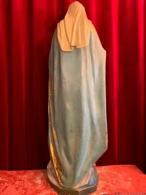 1 Gothic - style St. Mary Statue