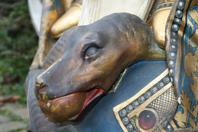 1 Gothic - style St. Mary Statue