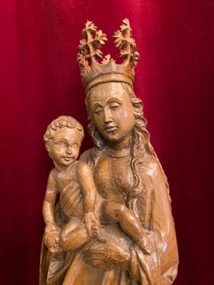St. Mary With Child  style Gothic - style en Fully Hand - Carved Wood Walnut, France 19 th century