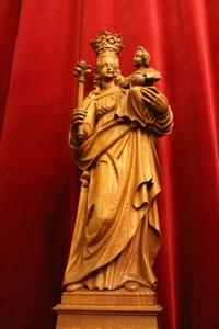 St. Mary With Child. By Gustaaf Delafontaine. style Gothic - style en FULLY HAND-CARVED OAK, Belgium 20th century