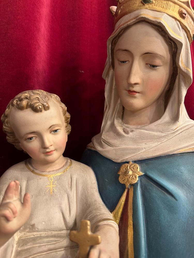 1 Gothic - style St. Mary With Child Statue