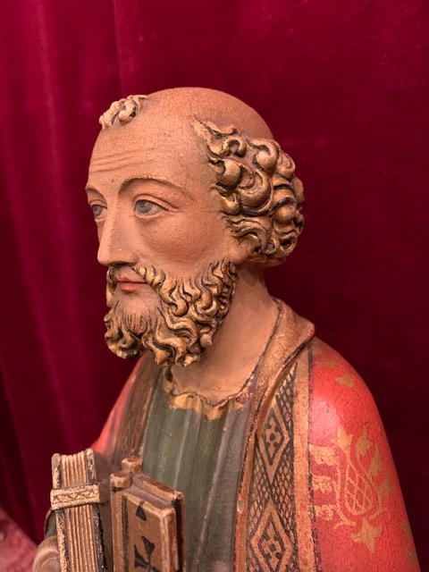 1 Gothic - style St. Peter Sculpture