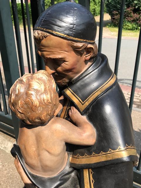 1 Gothic - style St. Vincentius Statue