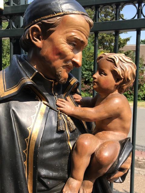 1 Gothic - style St. Vincentius Statue