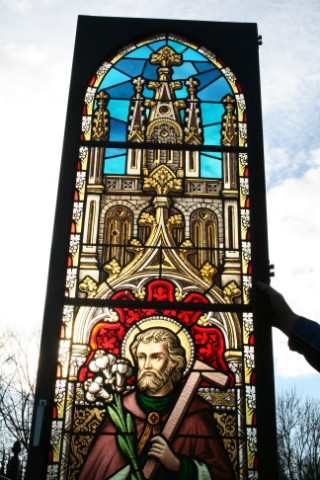 1 Gothic - style Stainded Glass Window