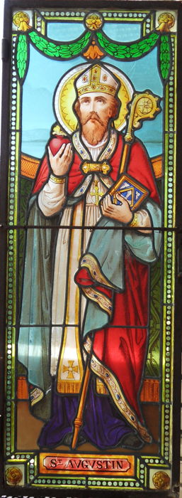 1 Gothic - style Stainded Glass Window. Weight 8.3 Kgs.