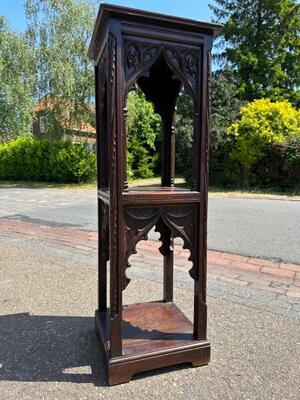 Stand style Gothic - Style en Oak wood, France 19 th century