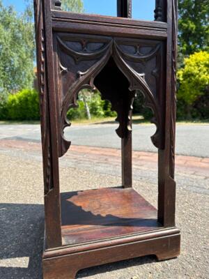Stand style Gothic - Style en Oak wood, France 19 th century