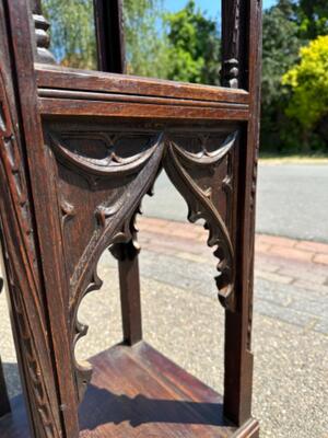 Stand style Gothic - Style en Oak wood, France 19 th century