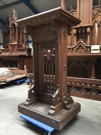 Stand style Gothic - style en Oak wood, Belgium 19th century