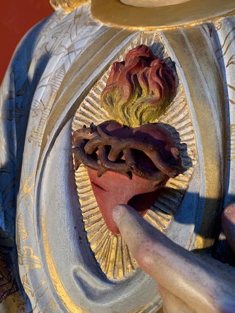 1 Gothic - style Statue Sacred Heart