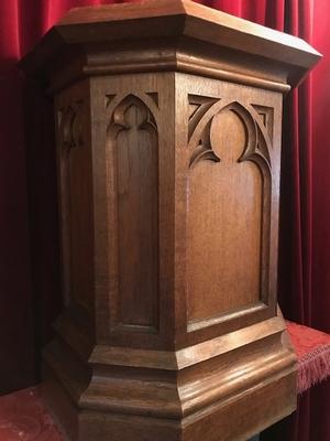 Statue Stand style Gothic - style en Oak wood, Belgium 19th century