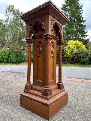 Statue Stand style Gothic - Style en Oak wood, Belgium  19 th century ( Anno 1885 )
