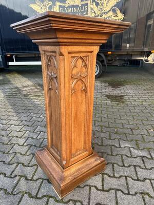 Statue Stand style Gothic - Style en Oak wood, Belgium  19 th century