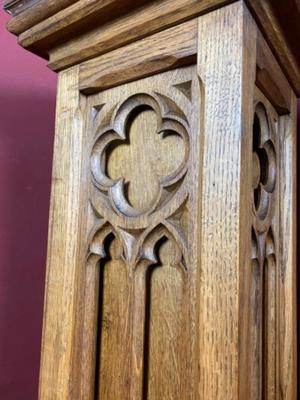 Statue Stand style Gothic - style en Oak Wood, Belgium 19th century ( anno 1890 )