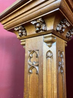 Statue Stand style Gothic - style en Oak Wood, Belgium 19th century ( anno 1890 )