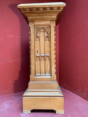 Statue Stand style Gothic - Style en Oak Wood, Belgium 19th century