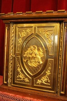 Tabernacle style Gothic - style en Oak wood / Bronze Door Gilt / Original Key, Belgium 19th century ( anno about 1870 )