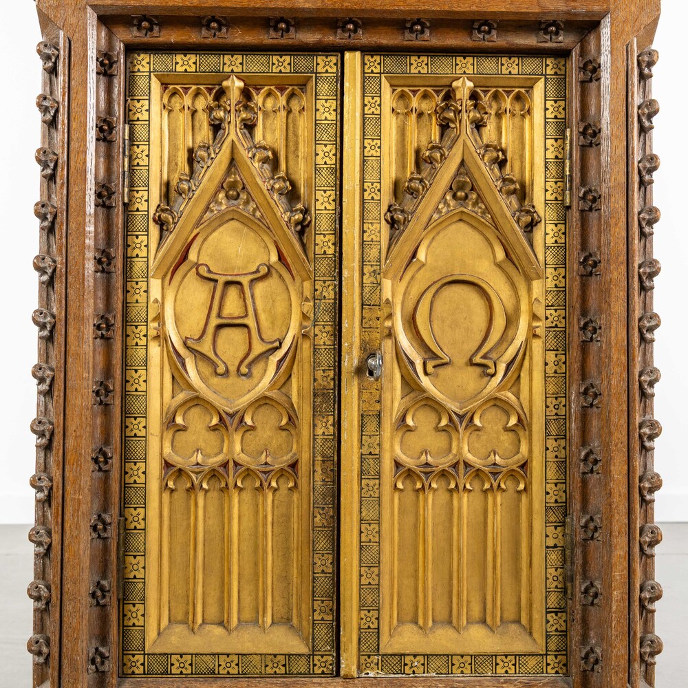 1 Gothic - Style Tabernacle Expected !!