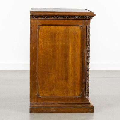 1 Gothic - Style Tabernacle Expected !!