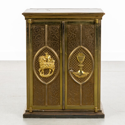 1 Gothic - Style Tabernacle Expected !