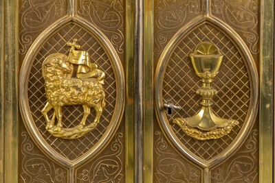 1 Gothic - Style Tabernacle Expected !
