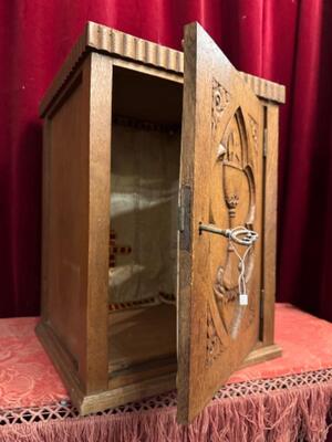 Tabernacle With Original Key style Gothic - Style en Oak wood, Belgium  19 th century ( Anno 1875 )