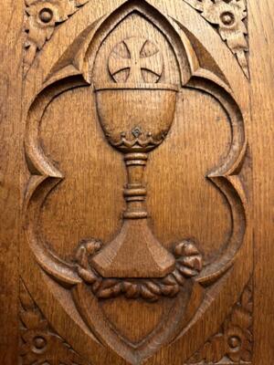 Tabernacle With Original Key style Gothic - Style en Oak wood, Belgium  19 th century ( Anno 1875 )