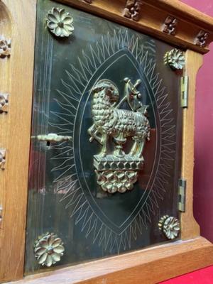 Tabernacle With Original Key style Gothic - Style en Oak Wood / Brass / Bronze / Fabrics , Dutch 19th century ( anno 1890 )