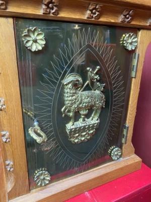 Tabernacle With Original Key style Gothic - Style en Oak Wood / Brass / Bronze / Fabrics , Dutch 19th century ( anno 1890 )