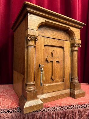 Tabernacle With Original Keys. 2 Doors ! style Gothic - Style en Oak wood / Steel Safe, Belgium  19 th century ( Anno 1885 )