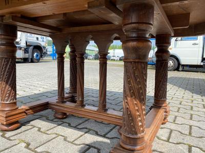Table style Gothic - style en Oak wood, France 19 th century