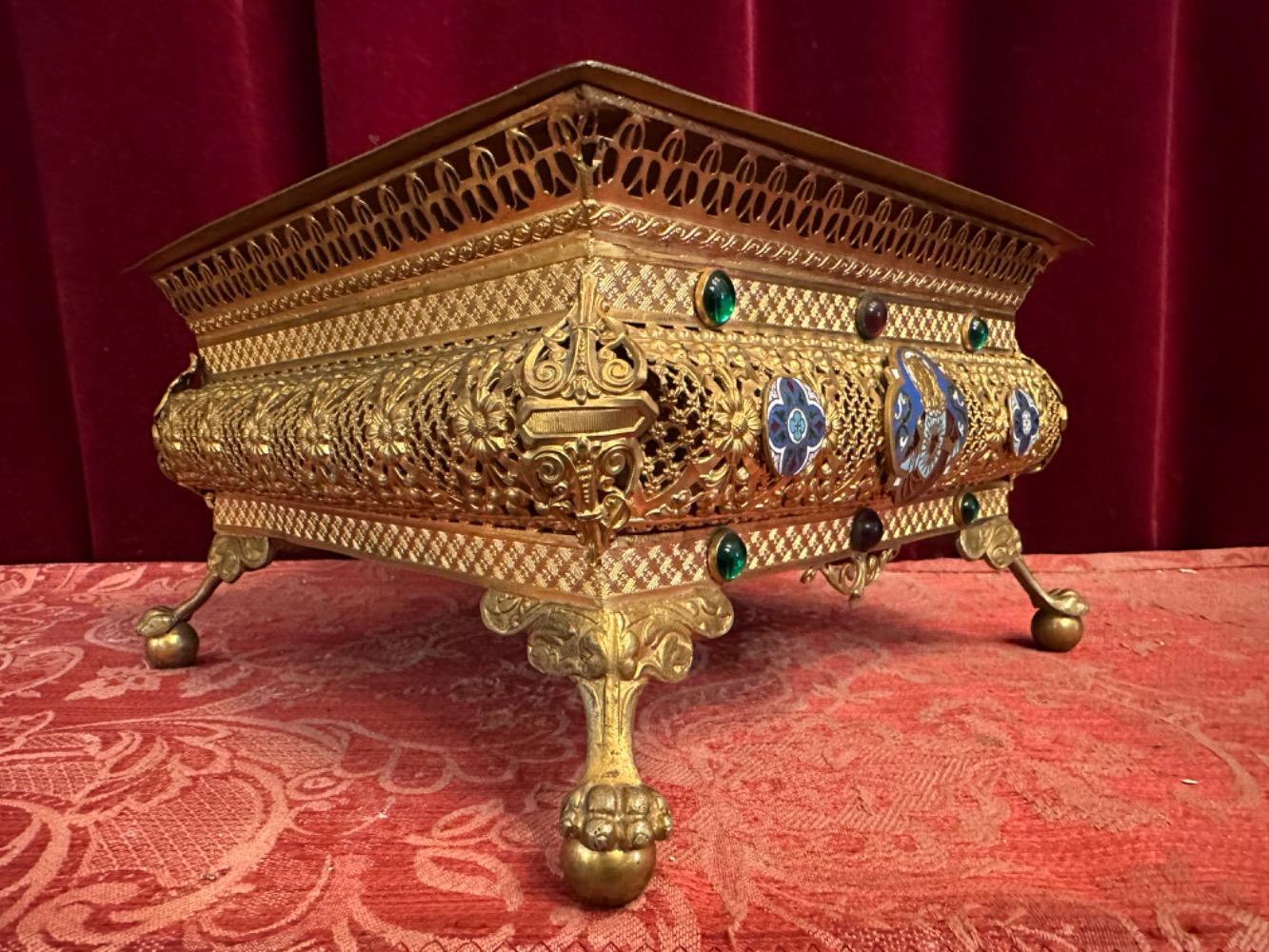 1 Gothic - Style Tabor