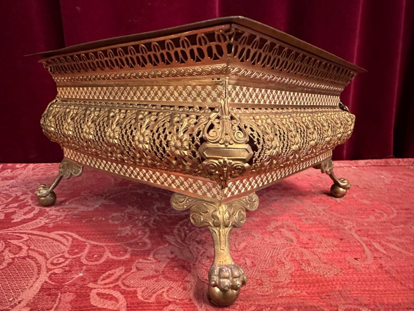 1 Gothic - Style Tabor