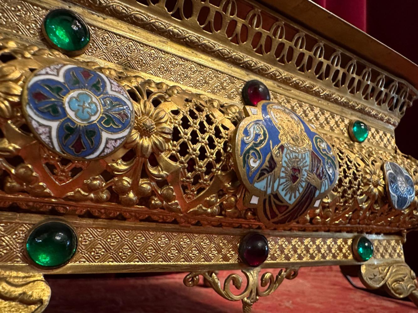 1 Gothic - Style Tabor