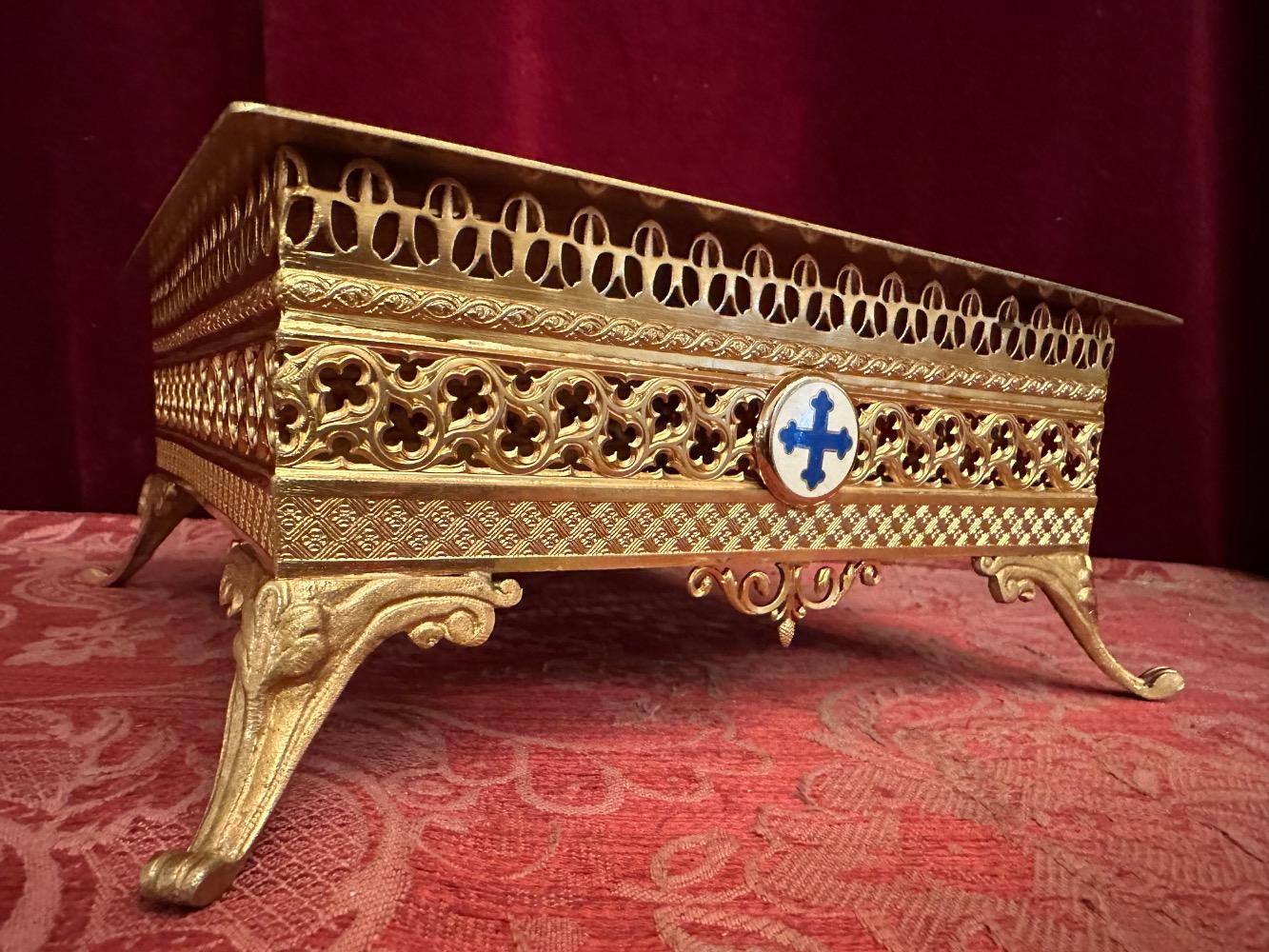 1 Gothic - Style Tabor.