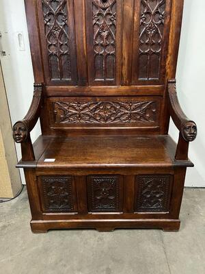 Throne -Bishop -Seat. Gothic -Style  style Gothic - Style en Oak wood, France 19 th century