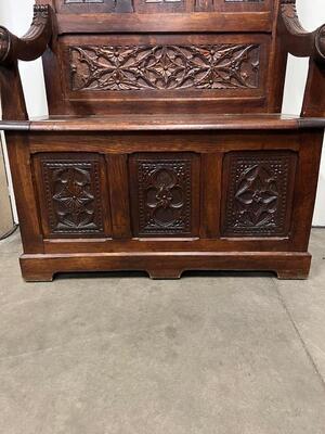 Throne -Bishop -Seat. Gothic -Style  style Gothic - Style en Oak wood, France 19 th century