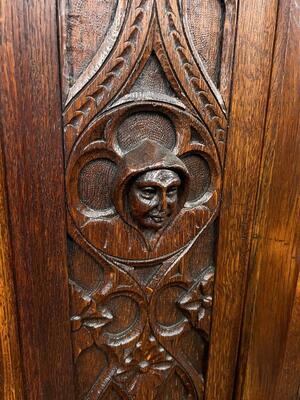 Throne -Bishop -Seat. Gothic -Style  style Gothic - Style en Oak wood, France 19 th century