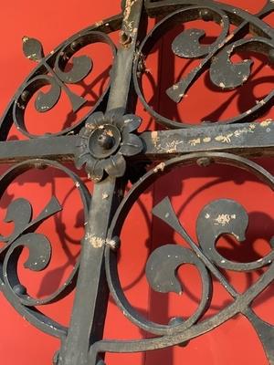 Tower - Cross style Gothic - style en Hand forged - iron , France 19th century